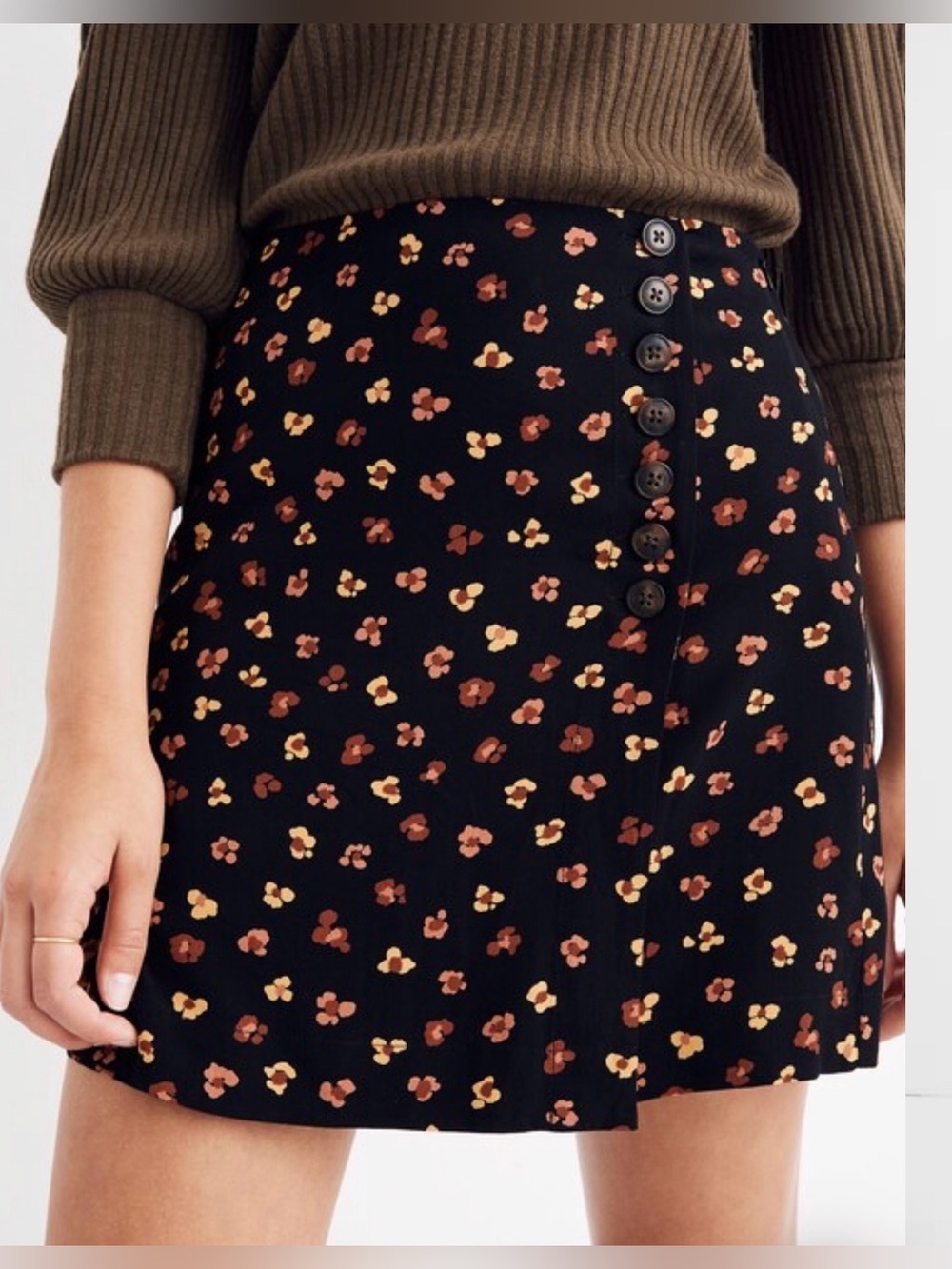 Madewell side button black floral mini skirt, size 0